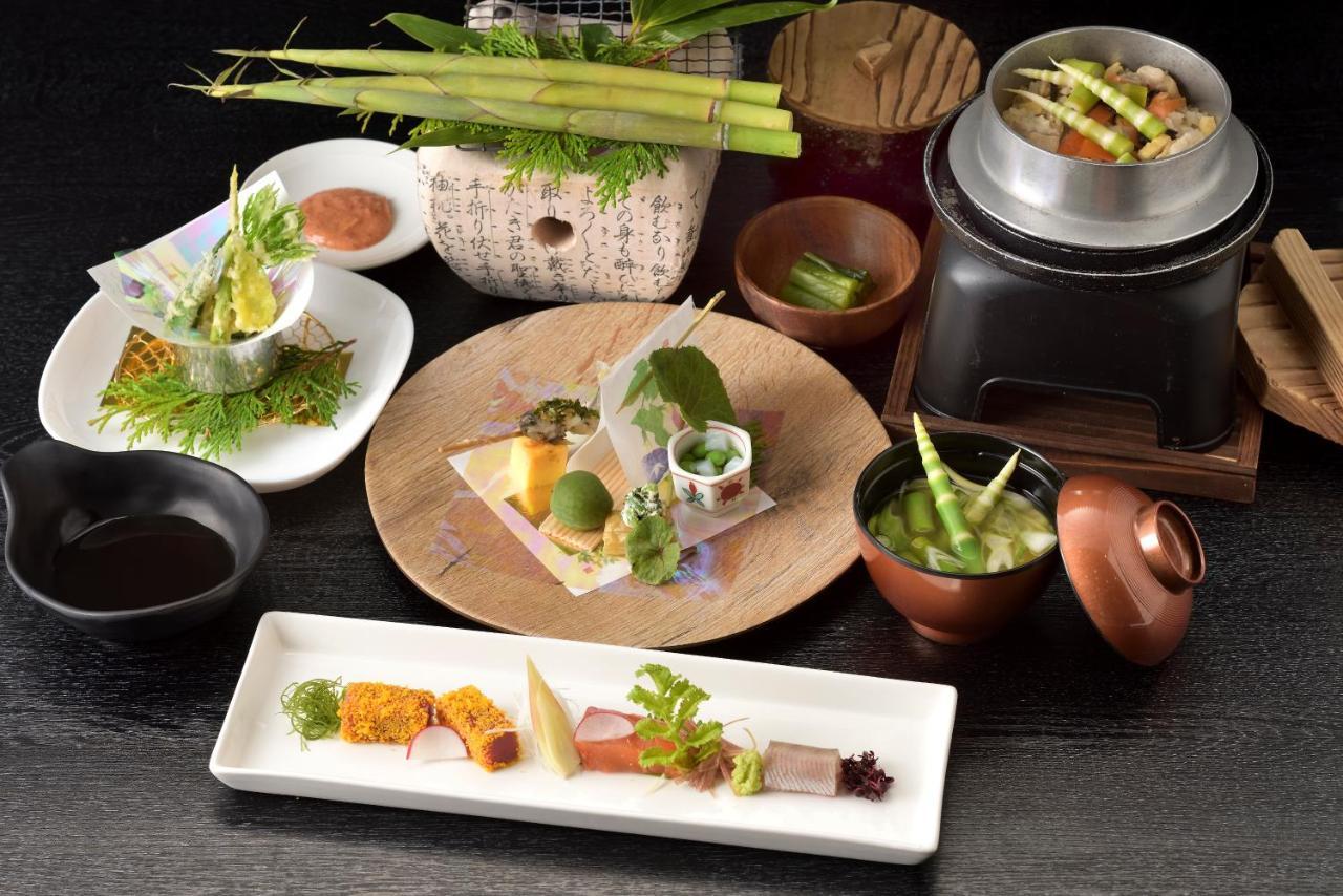 Shiga Park Hotel Яманучи Екстериор снимка